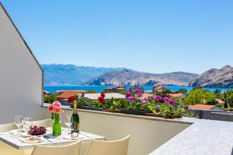 Apartment with Sea View image 4