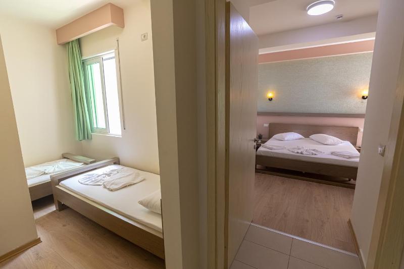 Apartment with Sea View image 3
