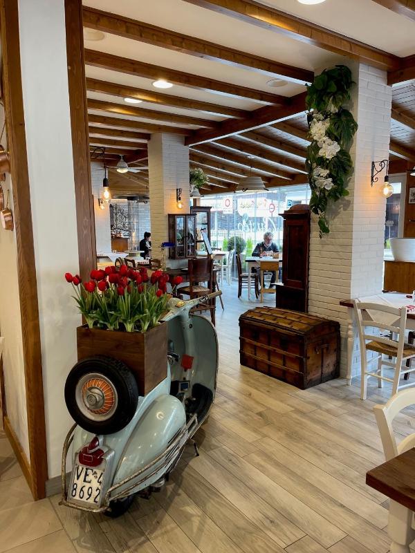 Hotel Cristina - image 49