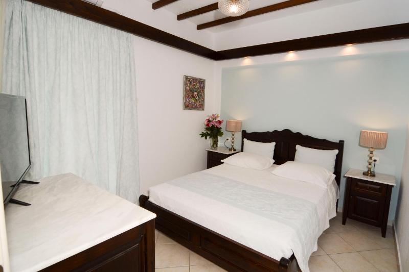 Two-Bedroom Apartment (4 Adults) image 1