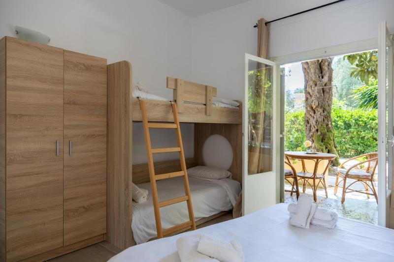 Quadruple Room image 1