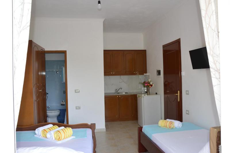 Studio Apartment with Sea View image 3