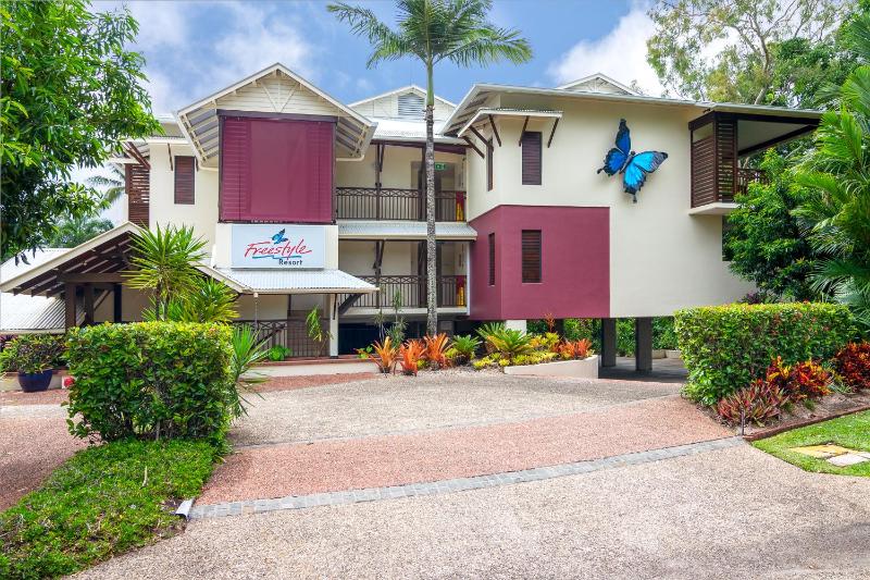Seascape Holidays at 30 Tropic Style - image 12