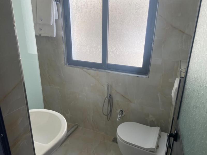 Triple Room with City View image 4