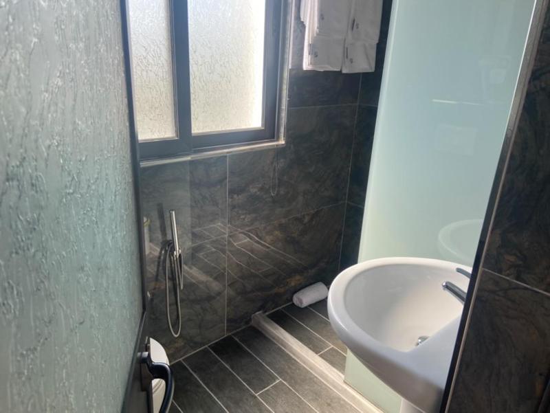 Triple Room with Sea View image 4