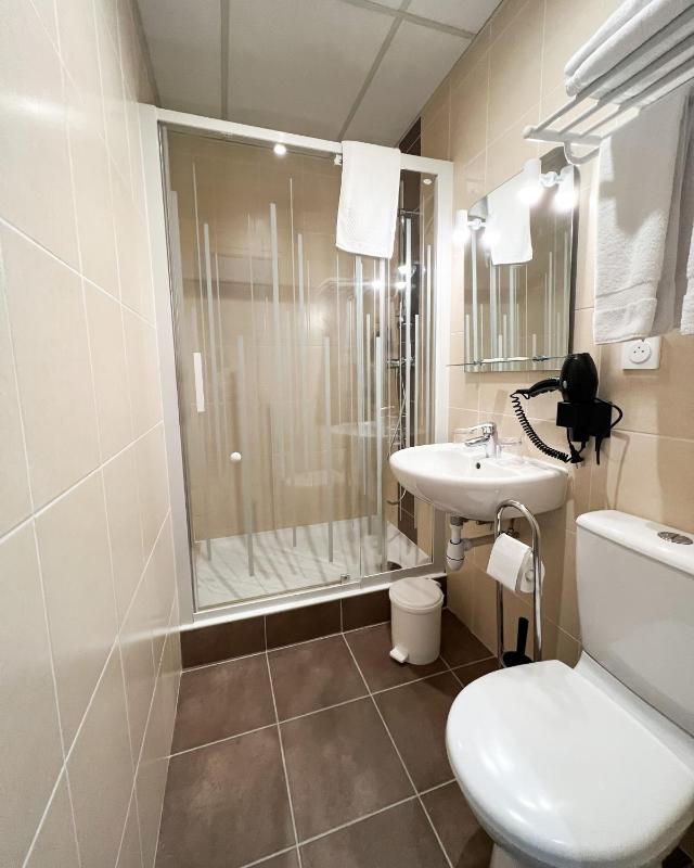 Superior Twin Room image 2