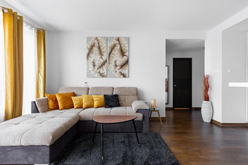 Apartment with Terrace image 4