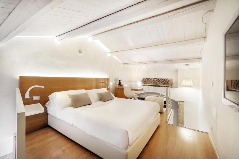 Junior Suite - Split Level image 1