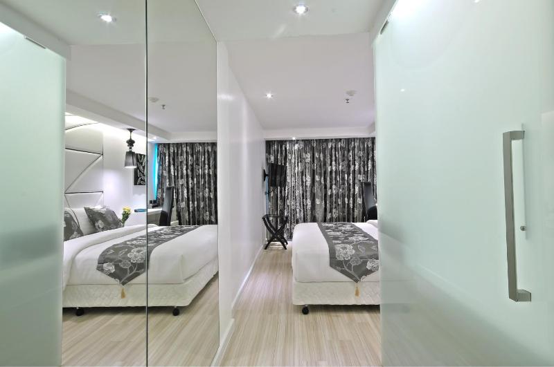 Sukhumvit Suites Hotel - image 8