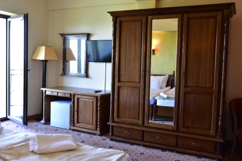 Double Room image 4