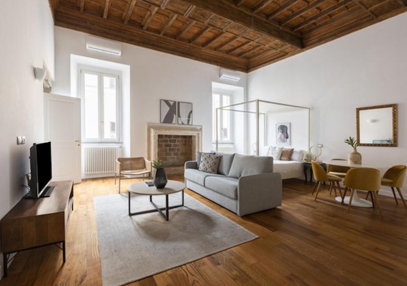 Deluxe King Studio image 1