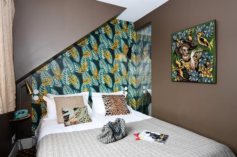 Budget Double Room image 4