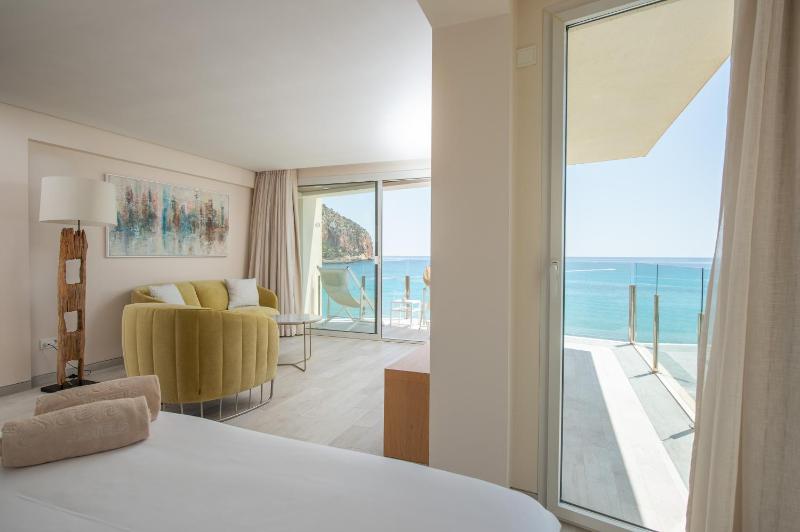 Junior Suite Sea View image 2