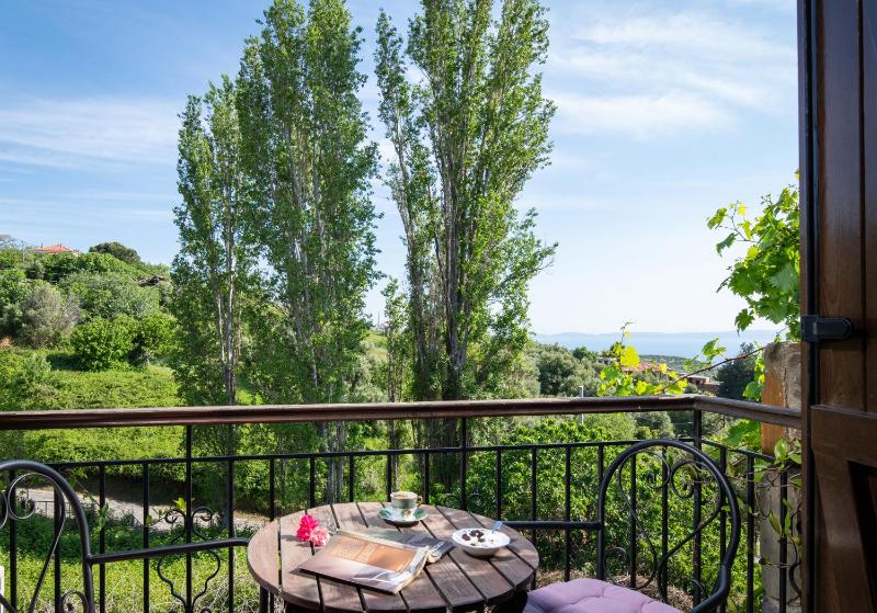 Studio (2 Adults) image 4