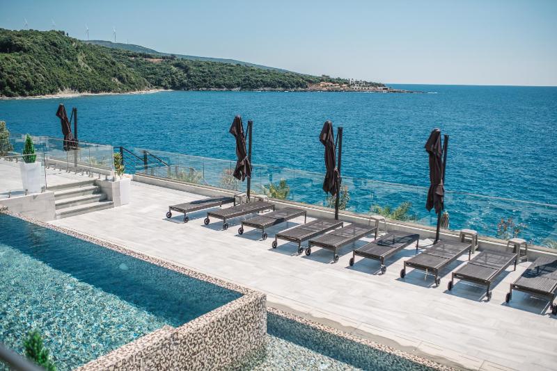 Ground Floor Apartment with Sea View image 2