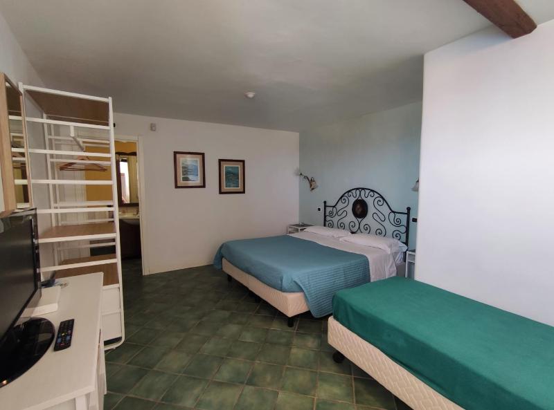 One-Bedroom Apartment image 3