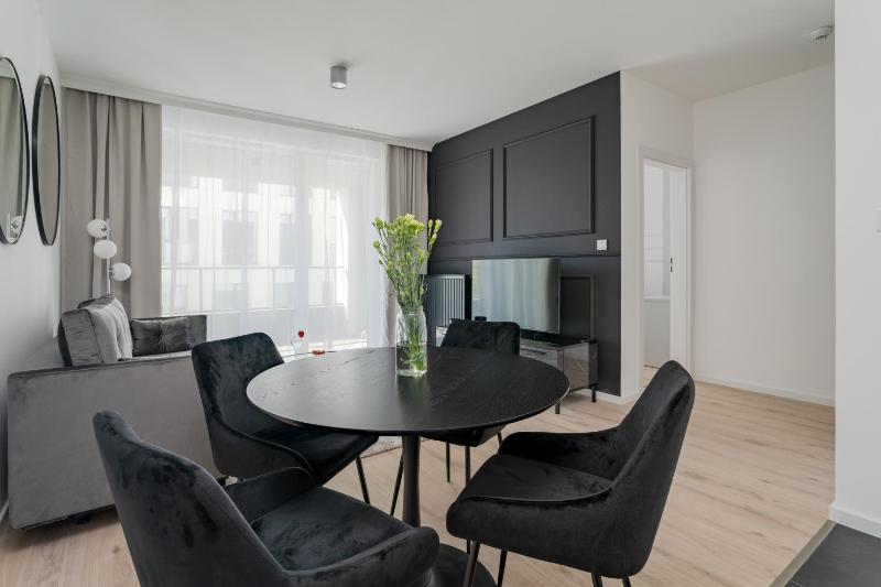 Symphony Modern Tower Apartamenty by INA - image 24