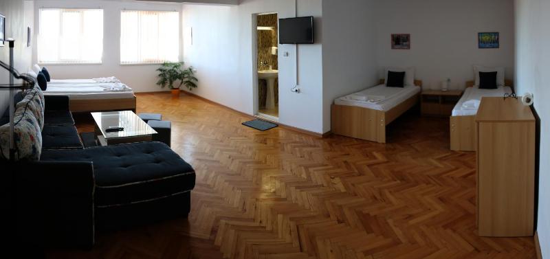 Premium Quadruple Room image 1