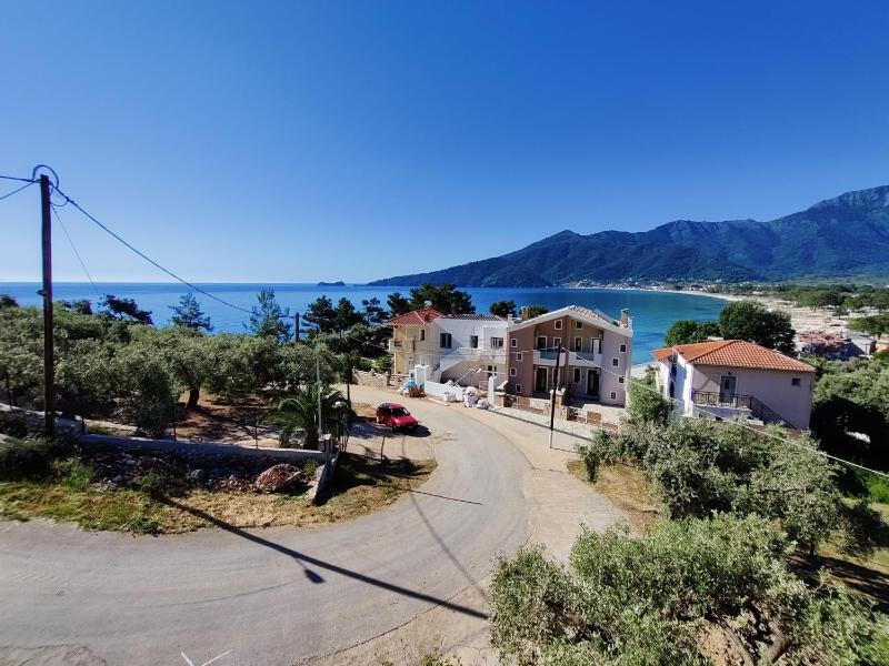 Deluxe studio with sea view (2nd floor) image 1