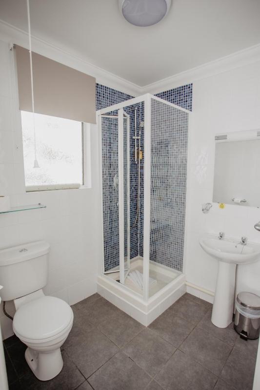 Family Room image 3