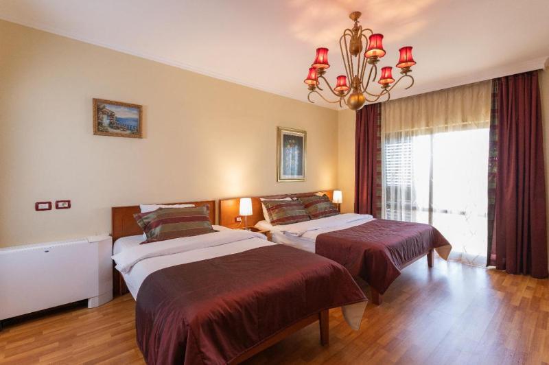 Triple Room with Sea View image 2