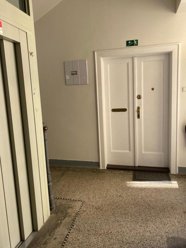 One-Bedroom Apartment image 3