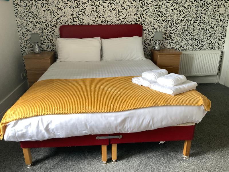 King Room image 3