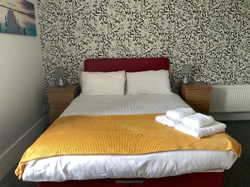 Double Room image 2