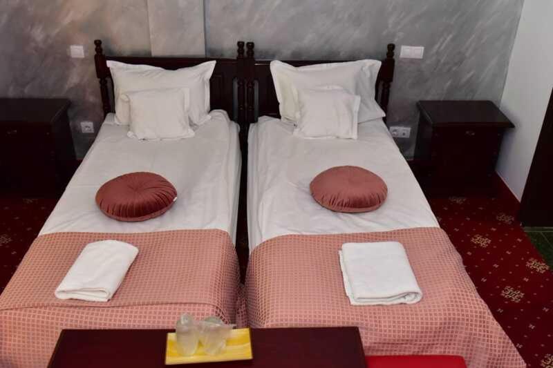 Double Room image 2