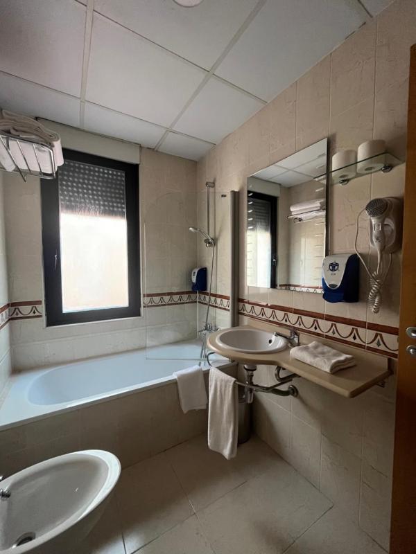 Apartment (5 Adults) image 3