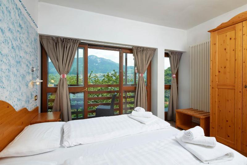Double or Twin Room with Balcony image 2