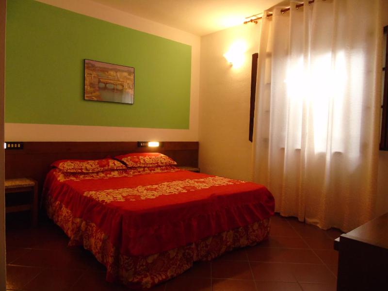 Standard Double Room image 4