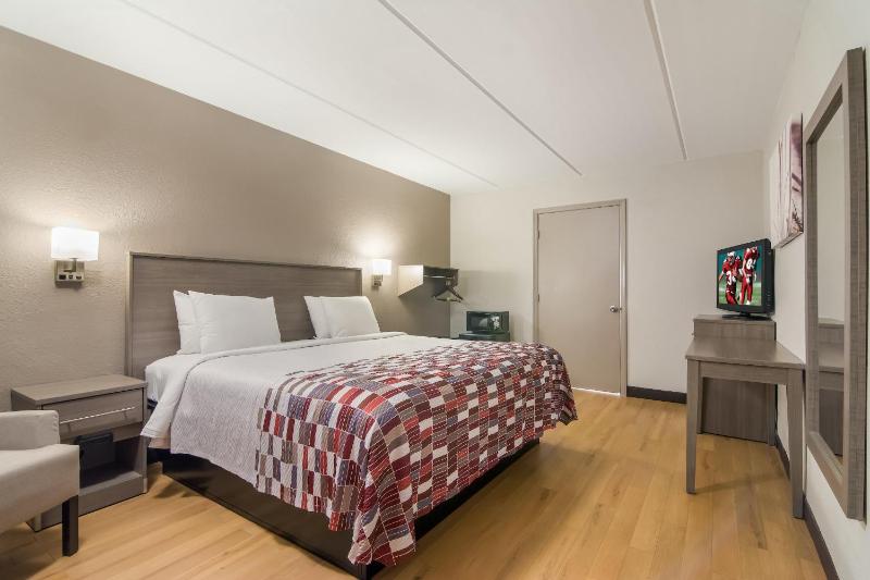 Business King Room Disability Access Smoke Free image 4