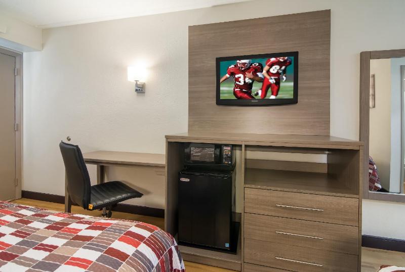 Deluxe Room with Two Double Beds Smoke Free image 4