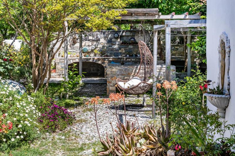 Yianna Cottage Studios - image 15