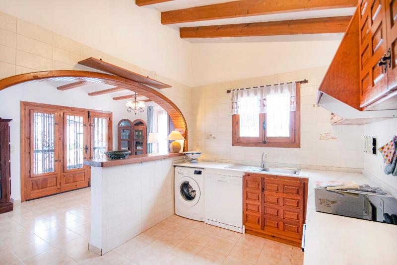 Villa Yvonne - chill out free WIFI close to facilities - image 5