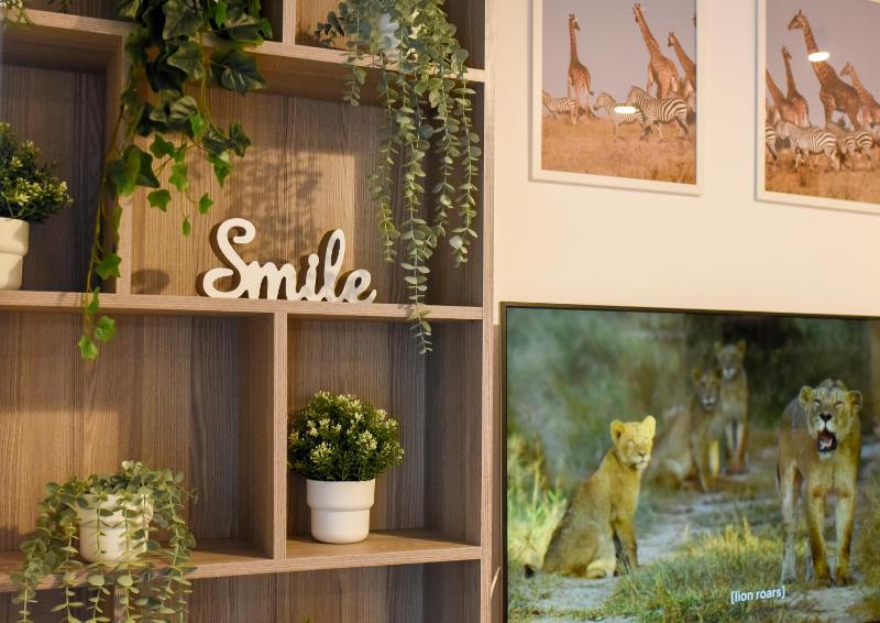 SPOT THE GIRAFFE. Desirable Studio at Tineretului - image 5