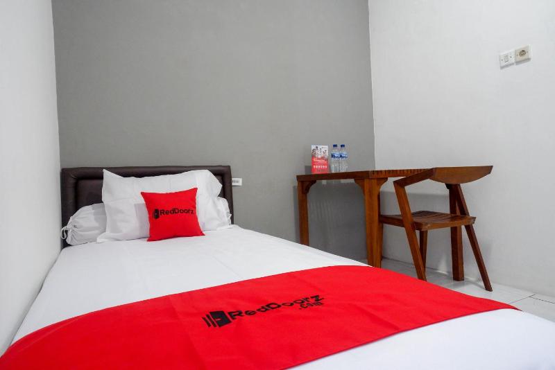 KoolKost Syariah near Universitas PGRI Semarang - Minimun Stay 6 Nights - image 13