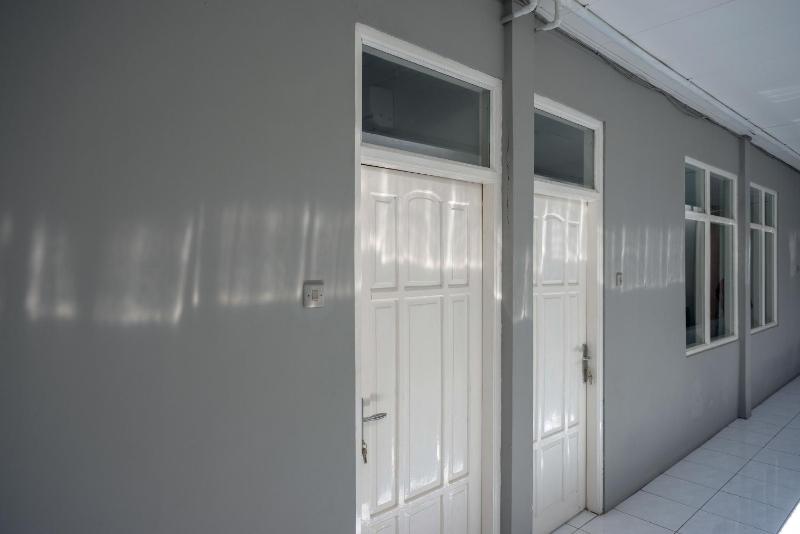 KoolKost Syariah near Universitas PGRI Semarang - Minimun Stay 6 Nights - image 18
