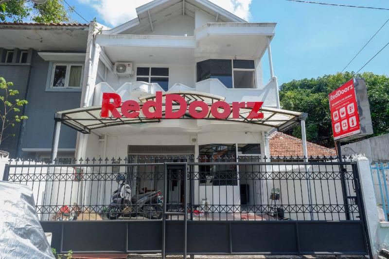 KoolKost Syariah near Universitas PGRI Semarang - Minimun Stay 6 Nights - image 8