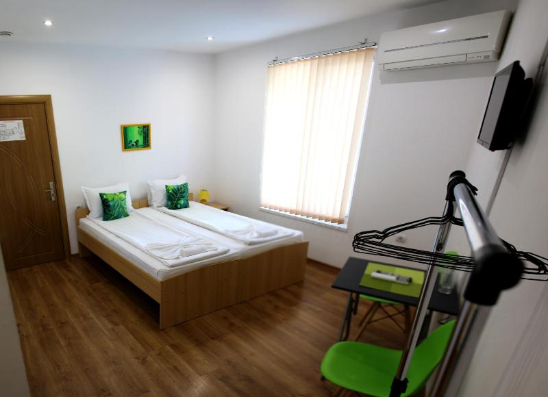Comfort Quadruple Room image 1