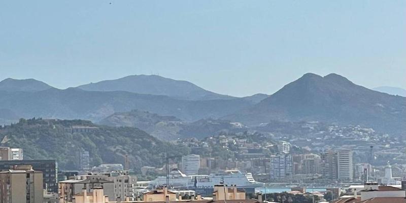 Holidays2Malaga Princesa 3 dormitorios vistas al mar y montaña terraza y a 200m a la playa - image 26