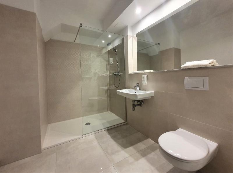 Apartment image 3