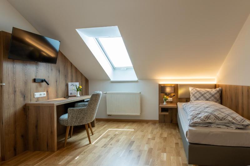 Single Room image 1