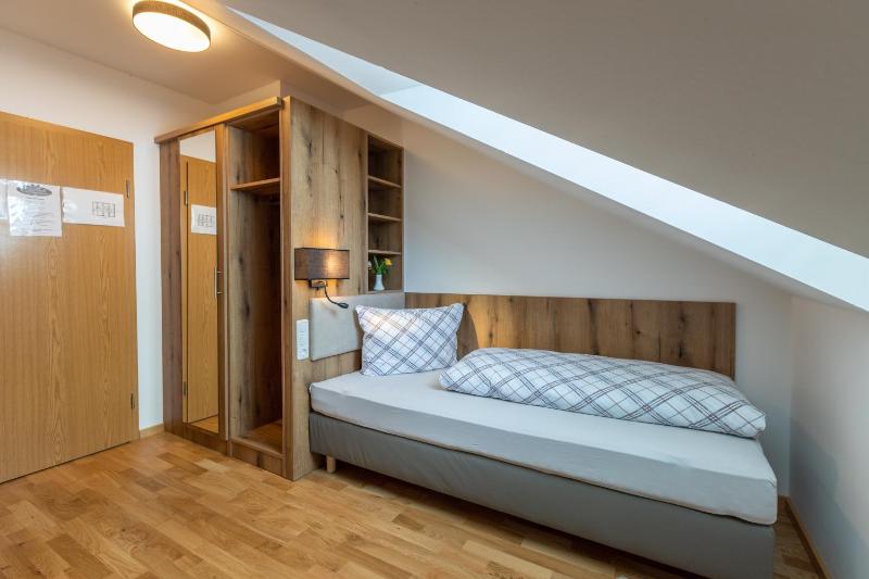Single Room image 4