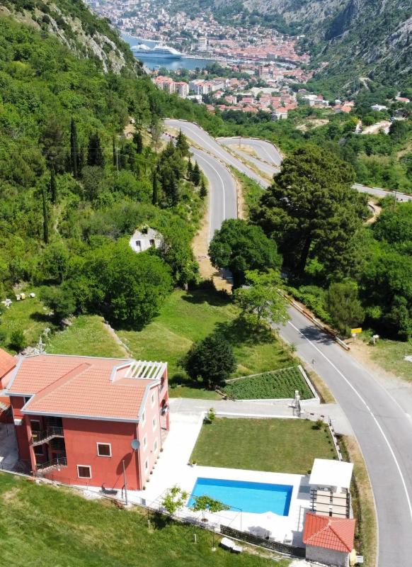 Apartment with Garden View image 2