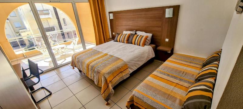 Family Suite with Terrace image 1
