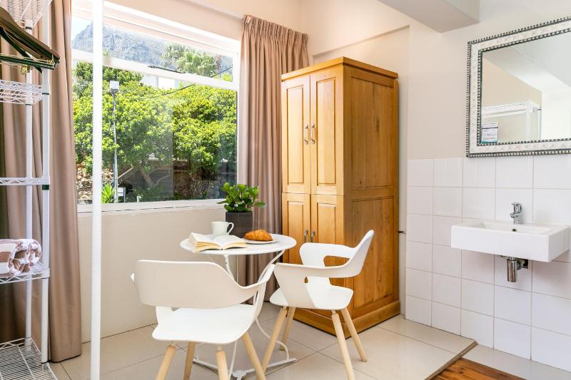 Apartment image 4
