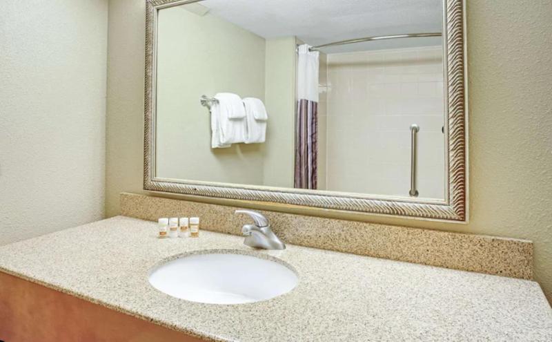 King Room image 4