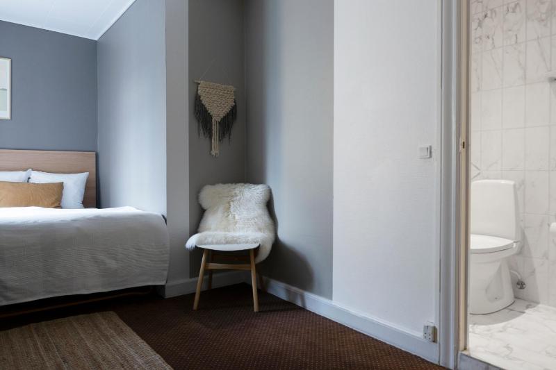 Single / Small Double Room image 4